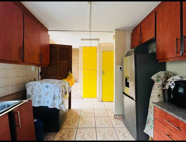 3 BEDROOM SEMI DETACHED FOR SALE IN NEWLANDS EAST